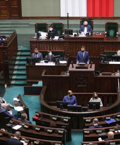 Sejm. Kłótnia po debacie nt. odwołania Kaczyńskiego. "Siadaj pajacu"