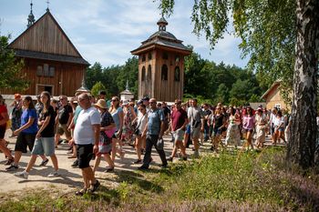 Adamczycha: Prawdziwa leży na Mazowszu. Ale nie chce korzystać z popularności serialu "1670". Czemu?