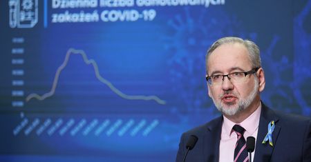 Koniec noszenia maseczek? Minister podał termin