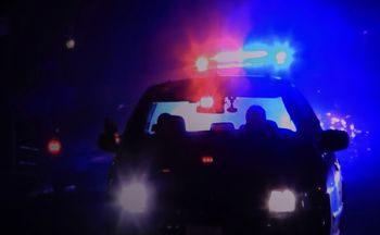"Położył się na niej". Młoda kobieta z USA przeżyła szok o poranku