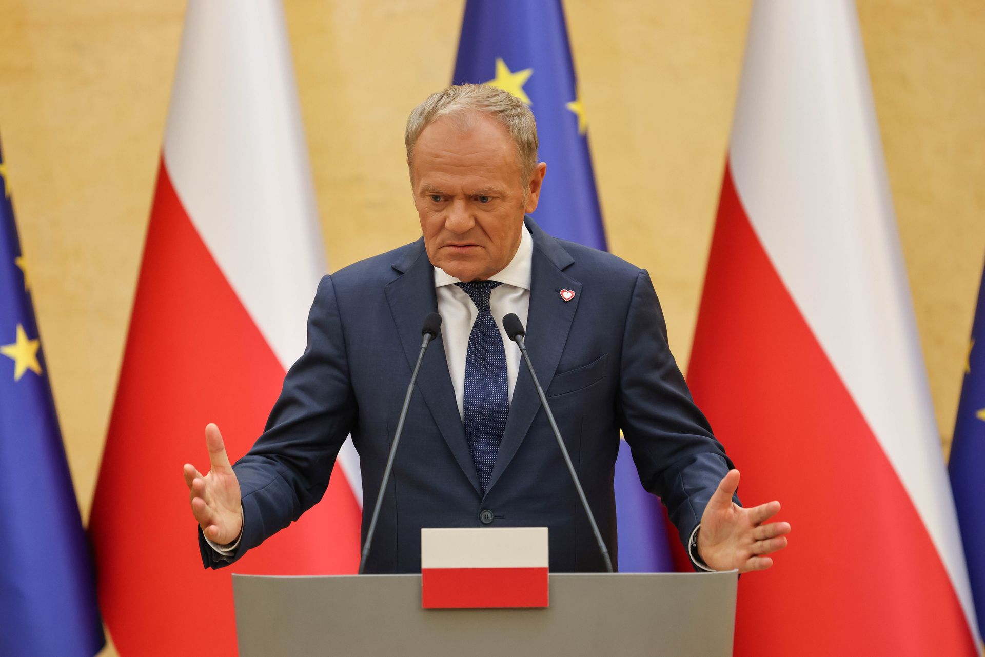 Katastrofa kolejowa w Sokolnikach. Tusk grzmi o zaostrzeniu przepisów