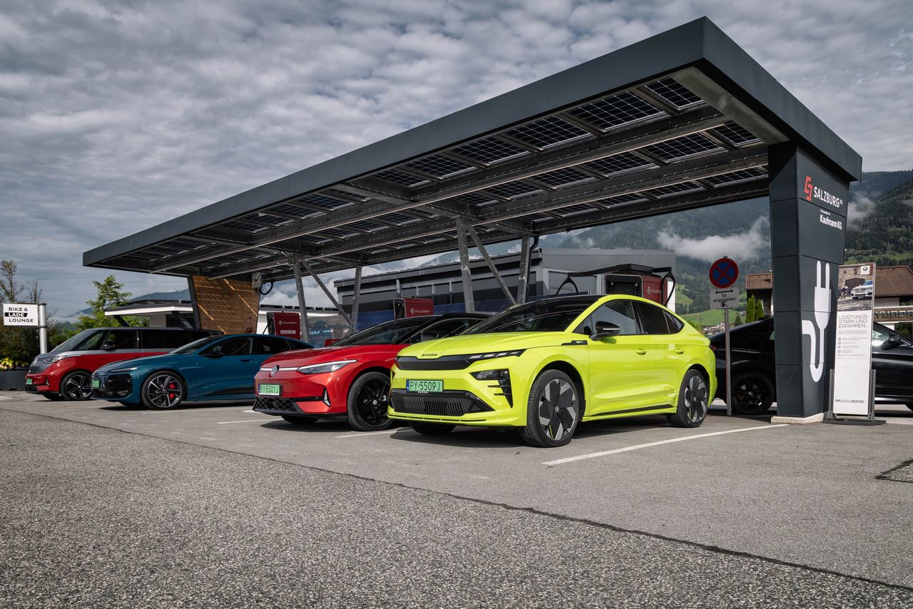 Eksperci podsumowują sprzedaż aut elektrycznych w Polsce w 2025. Był rekord, ale jest też drugie dno