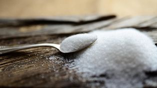 Cukier pod lupą UOKiK. Skąd taka niska cena? "Upłynniają nadwyżki poniżej kosztów produkcji"