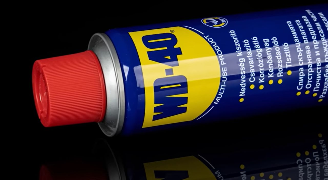 WD-40 i jego nietypowe zastosowania. Do czego go użyć w domu?