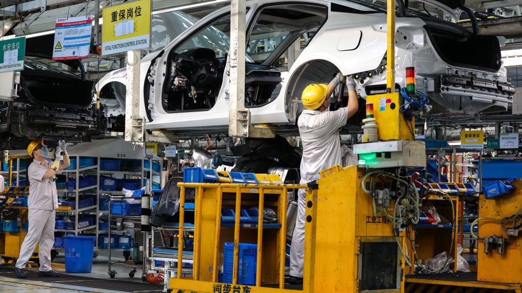 Dongfeng Nissan's Xiangyang Plant
XIANGYANG, CHINA - AUGUST 04: Employees work on the assembly line of Altima sedan at the Xiangyang plant of Dongfeng Nissan Passenger Vehicle Company on August 4, 2022 in Xiangyang, Hubei Province of China. (Photo by Yang Dong/VCG via Getty Images)
VCG
xiangyang, vehicle brand names, china, production, high-tech industrial development zone