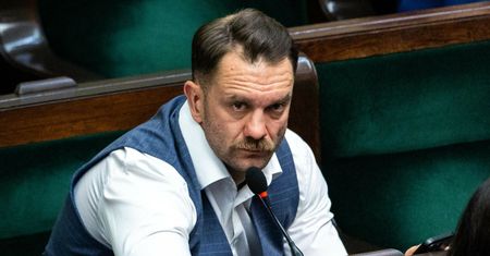 Czarne chmury nad Mejzą. Prokuratura sformułowała 11 zarzutów