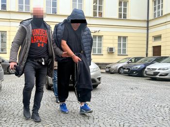 Zbrodnia sprzed 26 lat wreszcie ma swój finał. Dwie nastolatki z Radzymina zamordowane. Podejrzani staną przed sądem