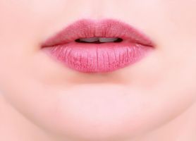 Pękające kąciki ust – objawy, przyczyny, leczenie