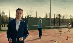 Radosław Kotarski na meczu tenisa promuje pożyczkę w Banku Millennium (wideo)