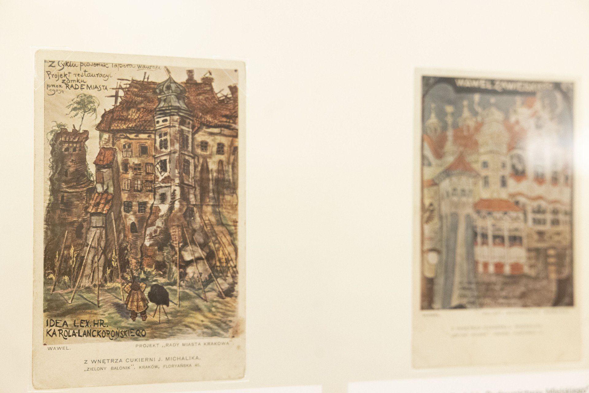 &#34;Wawel na dawnej pocztówce&#34; - nowa wystawa na wzgórzu wawelskim prezentuje nie tylko zamkowe komnaty i wawelskie plenery, pocztówki to również ślad po tych, którzy kiedyś odwiedzili to miejsce