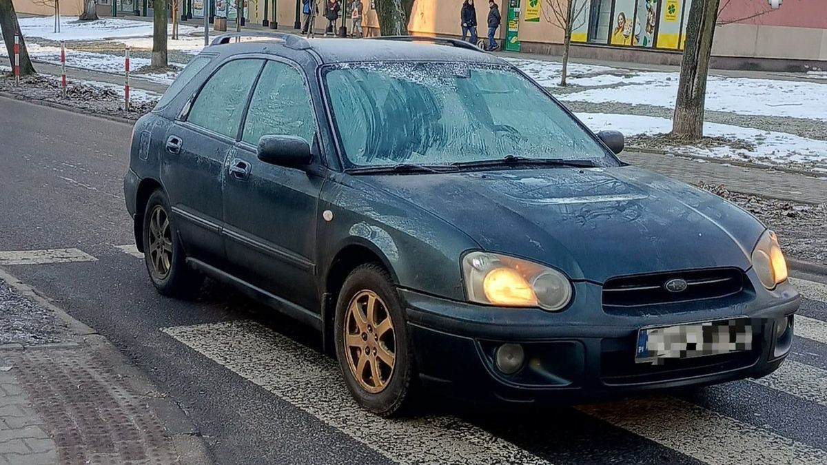 21-latek potrącił kobietę 