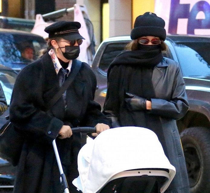 Gigi Hadid z córeczką i siostrą Bellą Hadid spacerują po Nowym Jorku