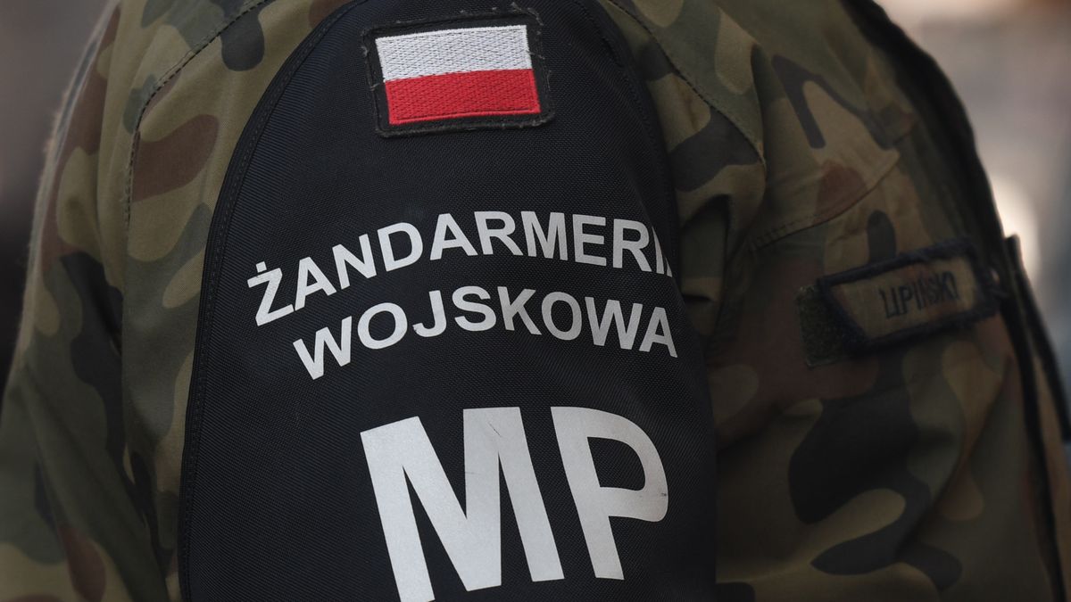 Żandarmeria Wojskowa weszła do firmy produkującej spadochrony