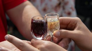 Alkohol zwiększa ryzyko raka. Badacze wskazali konkretną ilość