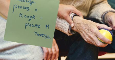 DPS pokazał wzruszające listy seniorów do św. Mikołaja. "Chciałbym dostać piżamę..."