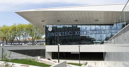 Olsztyn niegotowy na sezon. Dworzec za 97 mln nadal bez sklepów
