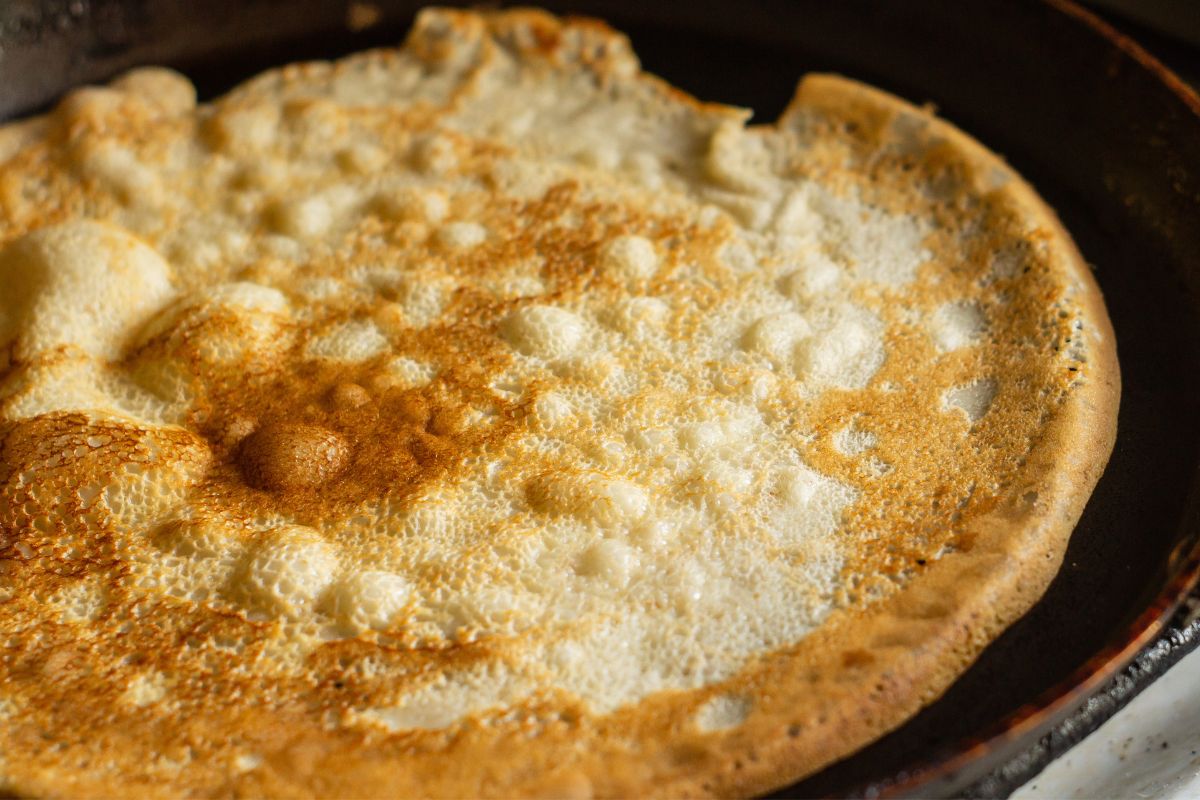 Ciasto robię z dwóch składników. W mig smażę miękkie naleśniki bez grama mąki