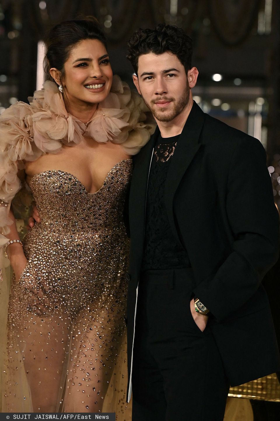 Naked dress od Elie Saab ma kieszenie!