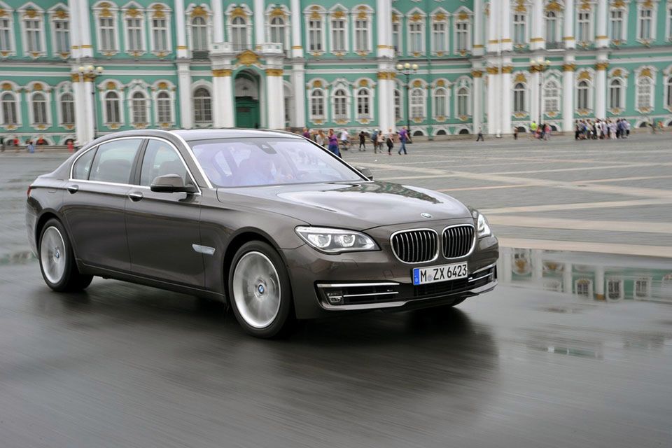 BMW serii 7 na rok 2013 - megagaleria niemieckiego okrętu flagowego 72