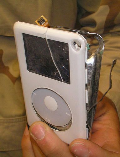 Apple iPod ratuje życie żołnierzowi!