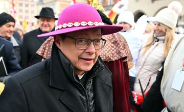 Deepfake w sutannie. Krakowska kuria dementuje fałszywe reklamy z kard. Rysiem