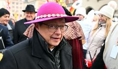 Deepfake w sutannie. Krakowska kuria dementuje fałszywe reklamy z kard. Rysiem