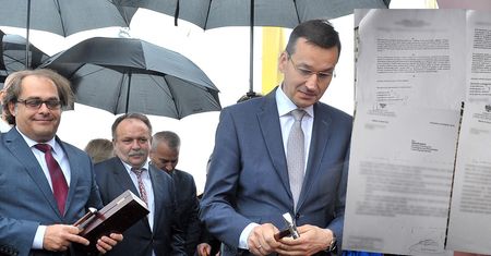 Miliony utopione w prom PiS. Stępka Morawieckiego to wierzchołek góry lodowej