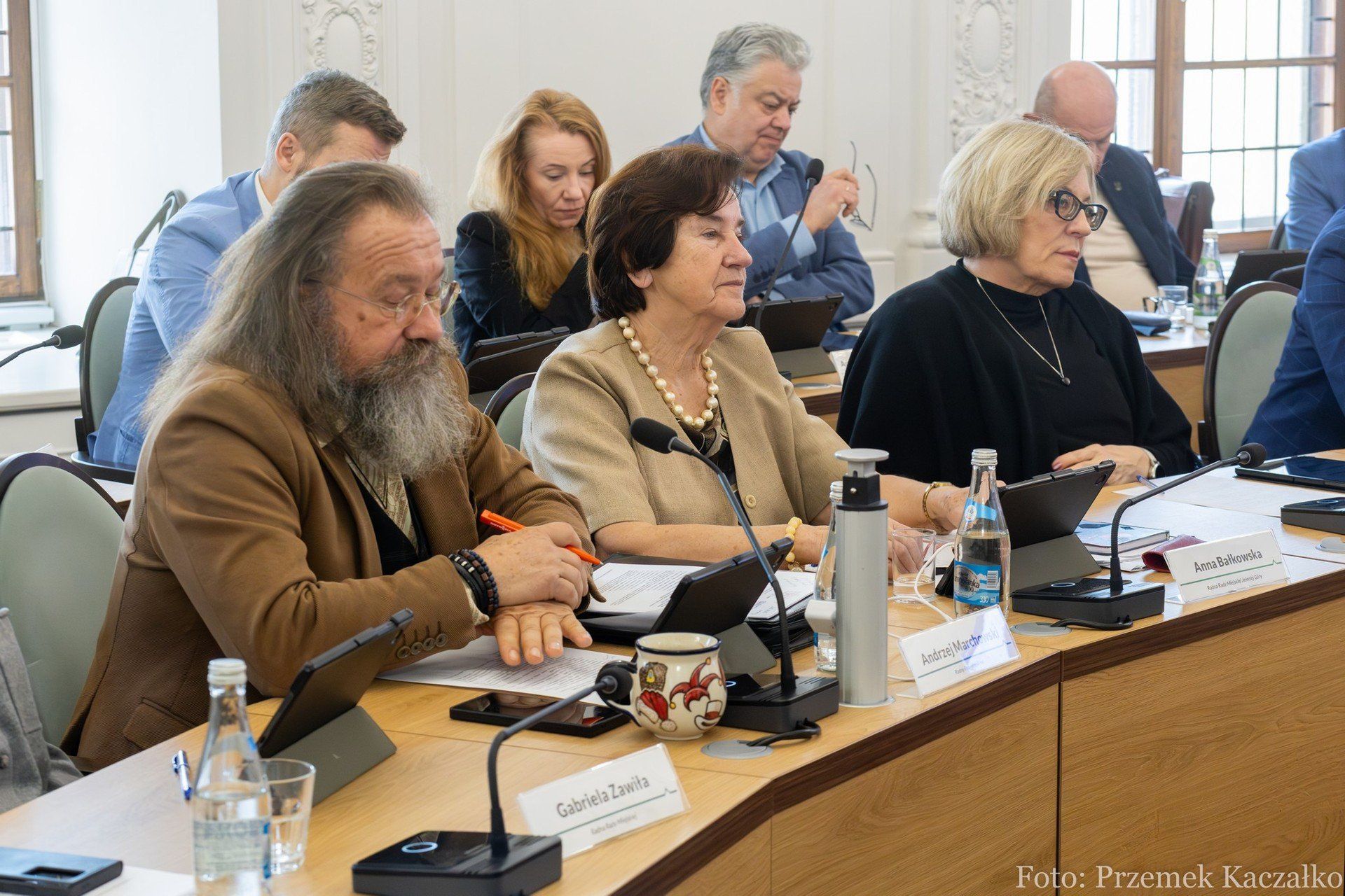 12.11.2025 Sesja Rady Miejskiej Jeleniej Góry. Przegłosowano podwyżki lokalnych opłat