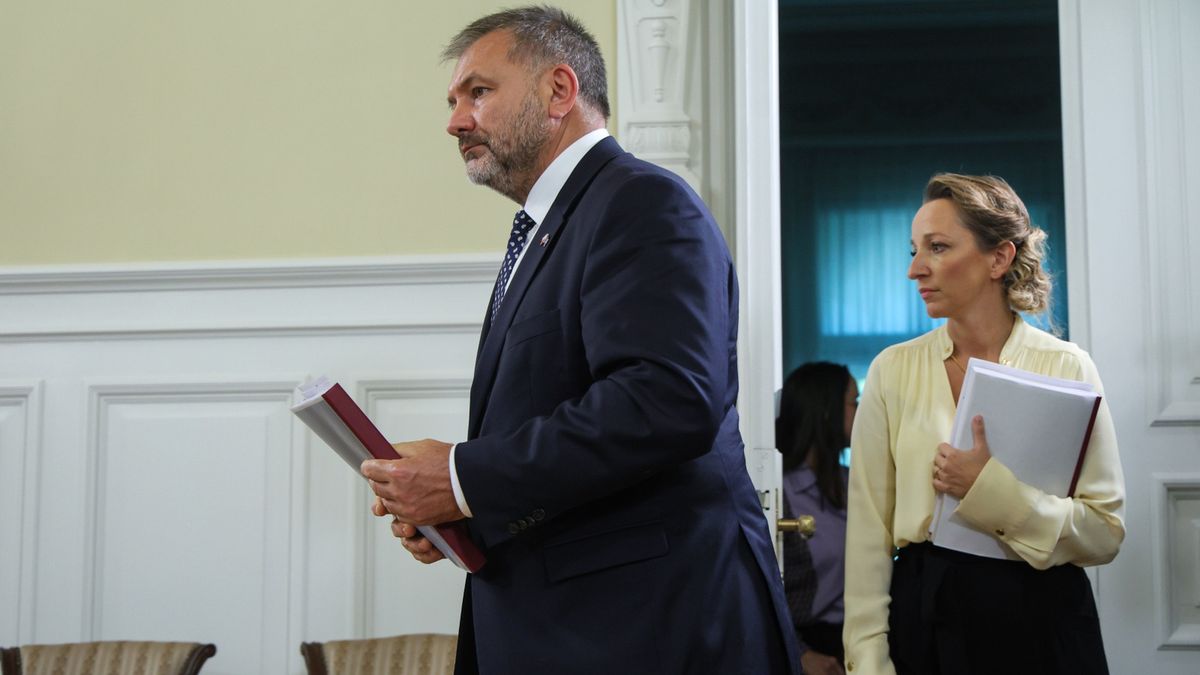 "Jest mi bardzo przykro". Błędy w raporcie komisji ds. represji