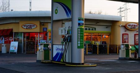 Prezent na święta od koncernów paliwowych – olej napędowy poniżej 4 zł za litr!