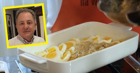Jajka po lyońsku wg Makłowicza. Tanie i proste danie na Wielkanoc