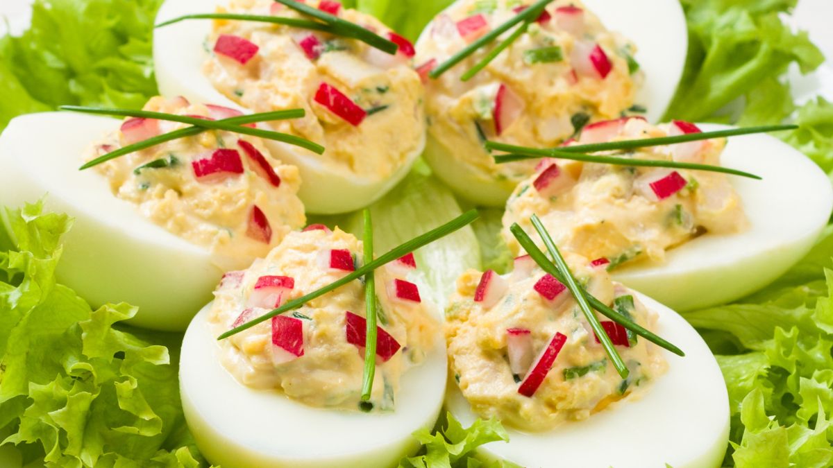 Jajka faszerowane na Wielkanoc to pyszna i zdrowa przekąska