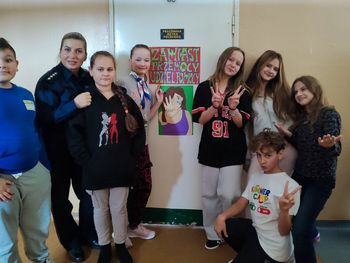 Legnica: O hejcie i mowie nienawiści w SP nr 7. Spotkanie z policjantką