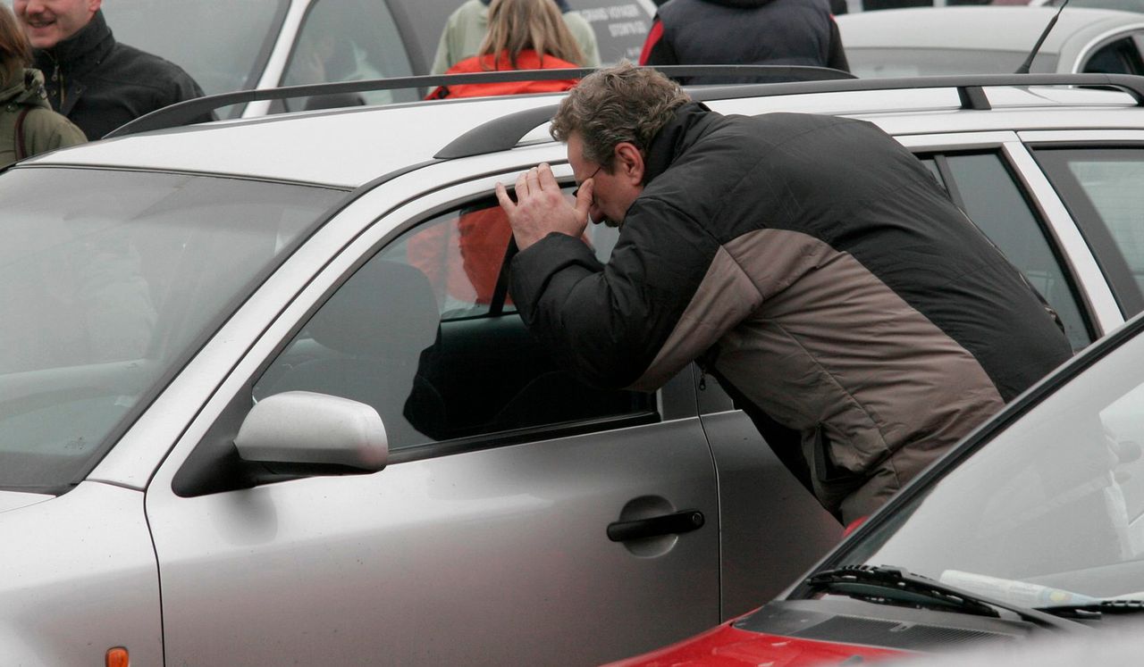 Oglądasz używane auto i okazuje się, że sprzedawca kłamał? Należy ci się zwrot kosztów podróży