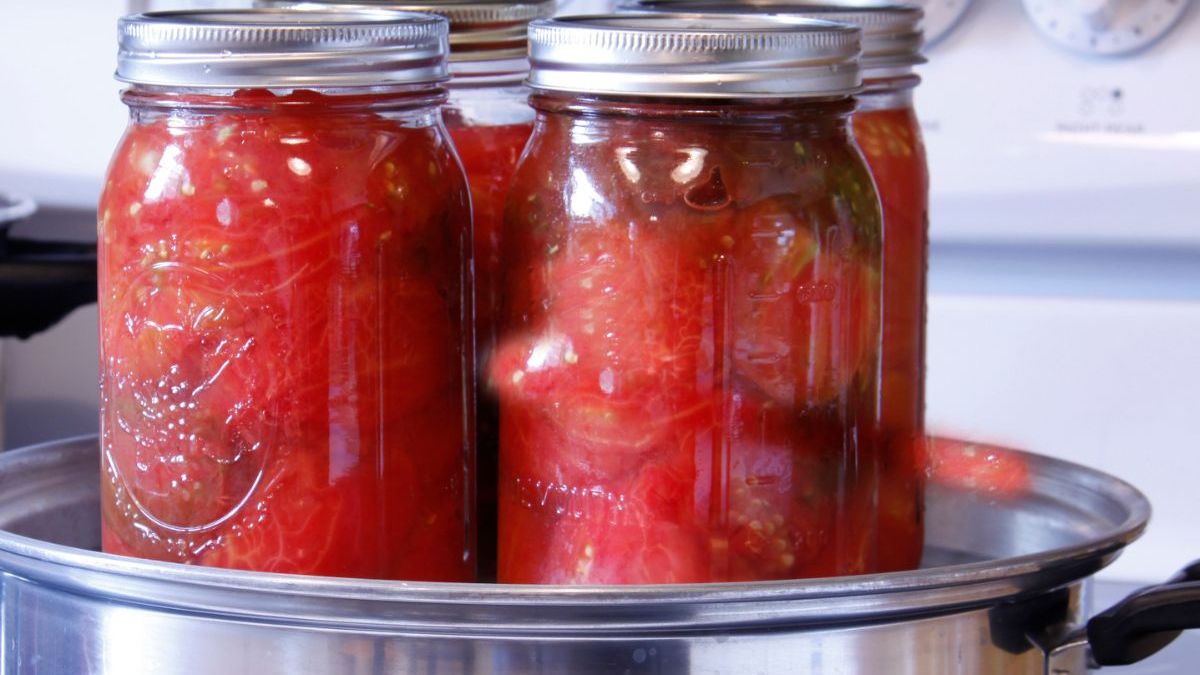 Pomidory w słoiku - Pyszności