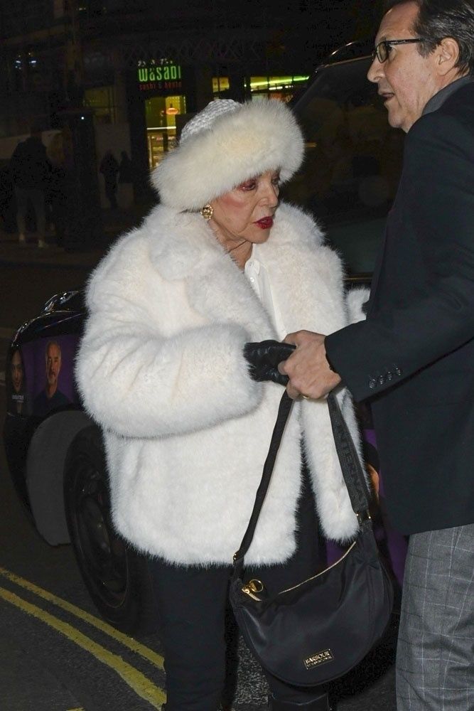 Joan Collins i Percy Gibson