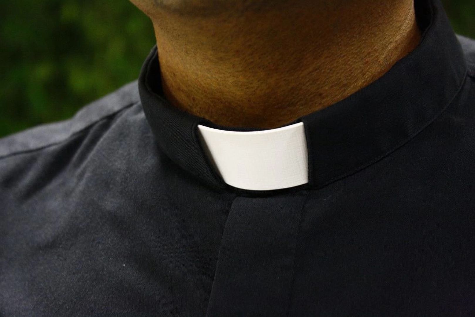 Watykan ukarał księdza za pedofilię. Kapłan nie zostanie wydalony ze stanu duchownego