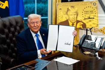 Wizerunek Trumpa trafi na paszporty. Tak USA uczczą 250-lecie kraju