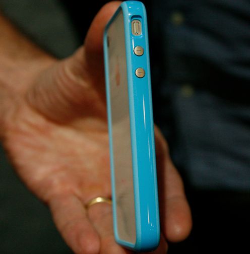 Błękitny "zderzak" dla iPhone'a 4 2