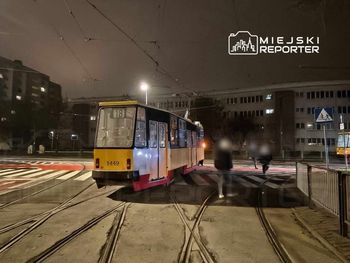 Warszawa: Wykolejenie tramwaju na Pradze-Północ. Ruch był wstrzymany