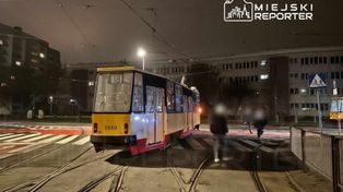 Warszawa: Wykolejenie tramwaju na Pradze-Północ. Ruch był wstrzymany