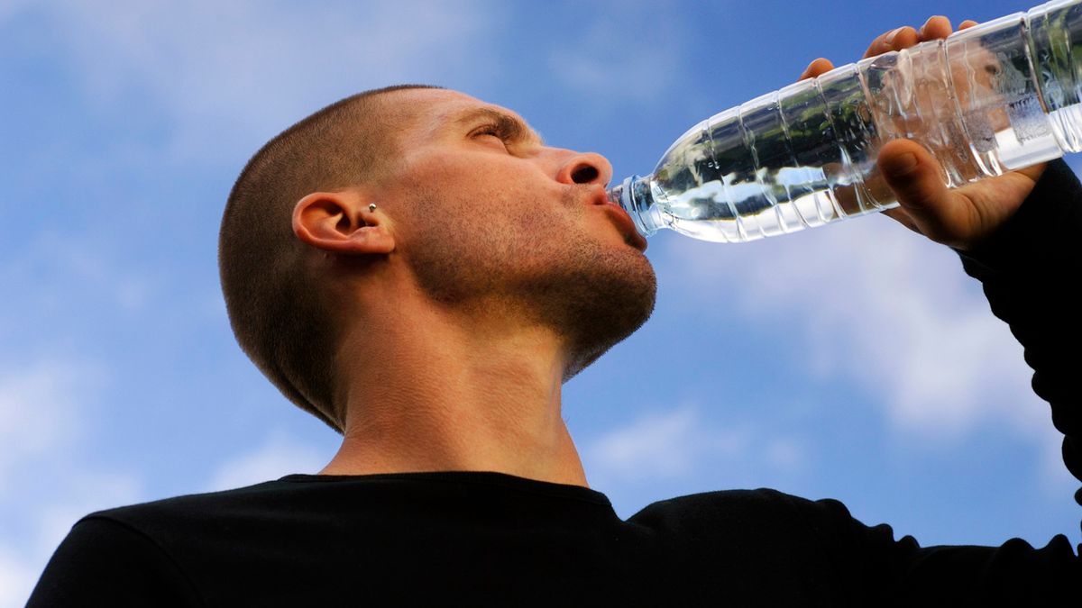 Nadmiar wody może zabić. "Poważne zaburzenia neurologiczne i kardiologiczne"