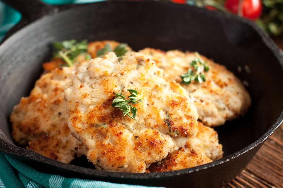 Hähnchenschnitzel deluxe: Knusprig und saftig aus der Pfanne