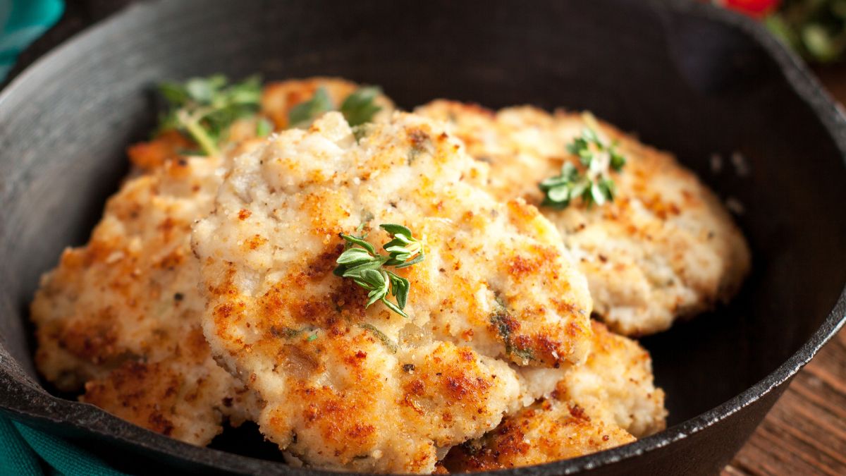 Takie kotleciki świetnie smakują z domowym sosem czosnkowym