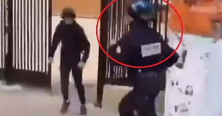 Atak na policjantkę w Paryżu. Zatrzymali 15-latka