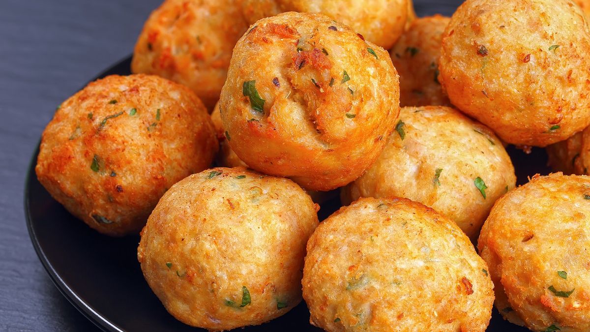 Są sto razy smaczniejsze od zwykłych klopsików. Zrobisz z kilku tanich składników