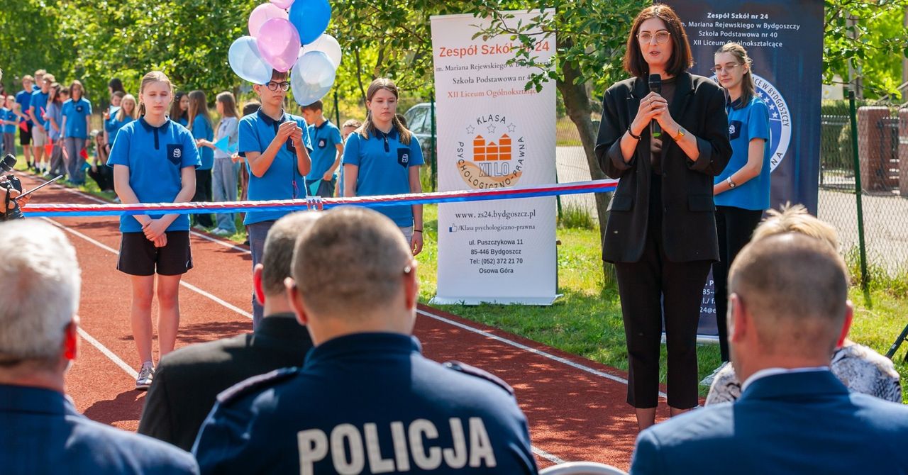 Nowa bieżnia i rowerowe miasteczko przy szkole w Bydgoszczy. Młodzież pozna przepisy ruchu drogowego