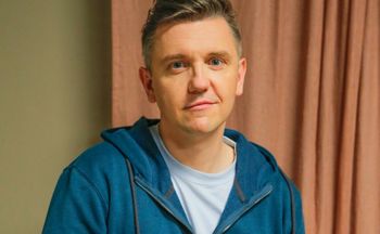 Zapożyczał się, bo nie miał na życie. Mówi o upokarzającej ciszy