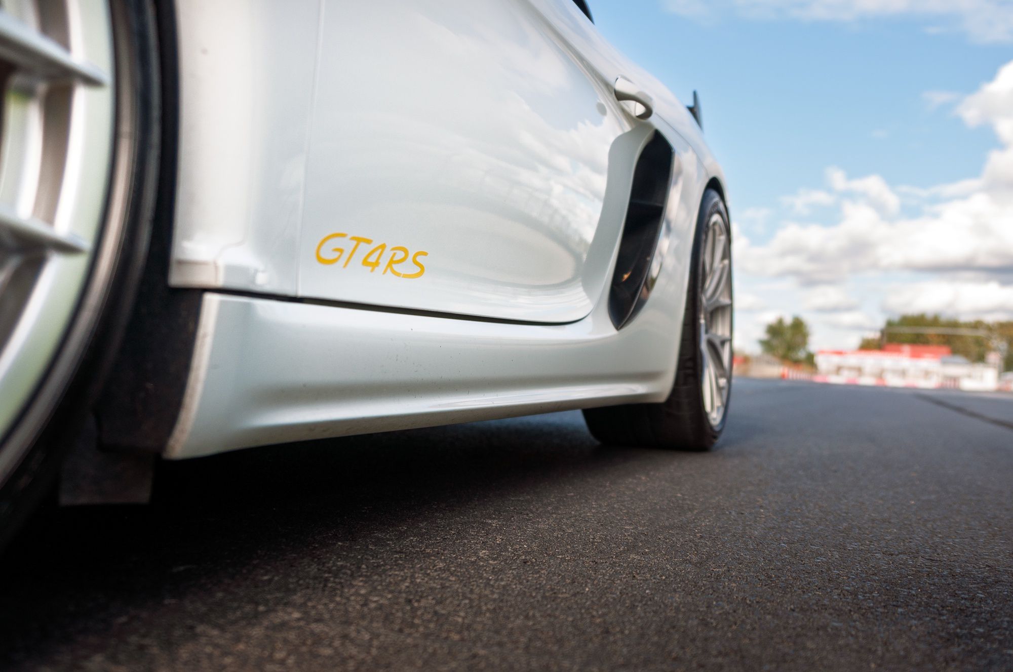 Porsche 718 Cayman GT4 RS (2025)