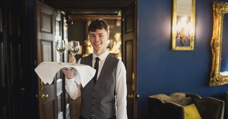"Czy mogę pracować z domu?" O to pokolenie Z pyta na rozmowie o pracę w hotelu